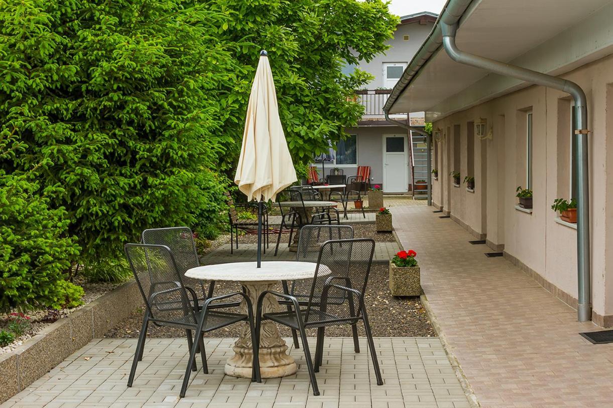 Apartmany Tereza & Free Parking Братислава Экстерьер фото