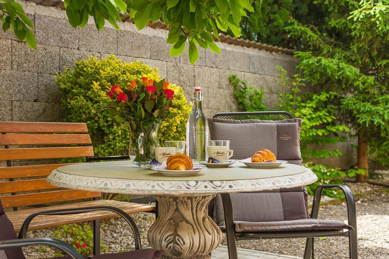 Apartmany Tereza & Free Parking Братислава Экстерьер фото