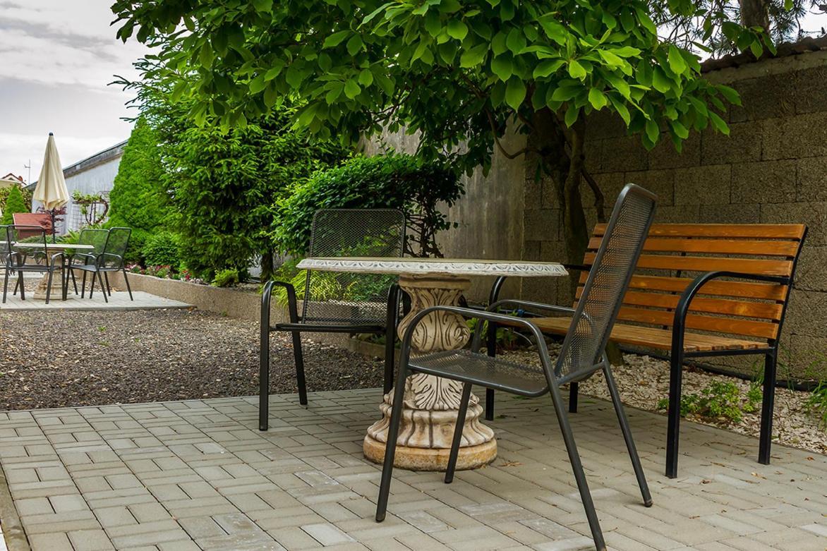 Apartmany Tereza & Free Parking Братислава Экстерьер фото